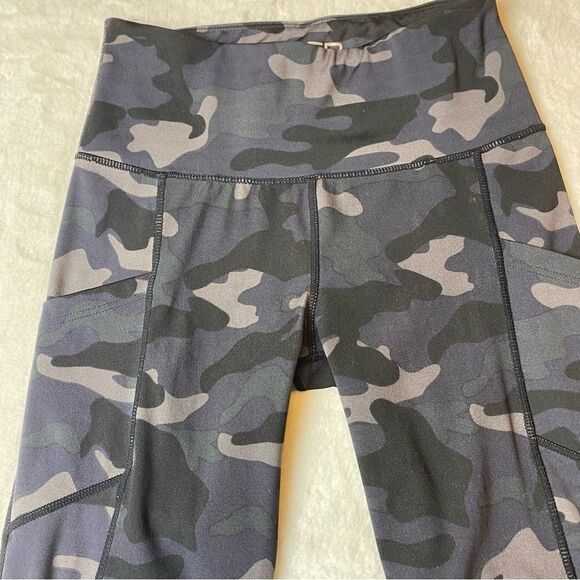 Better Sports Performance Blue Tone Camo Leggings Size Large - Picture 4 of 11